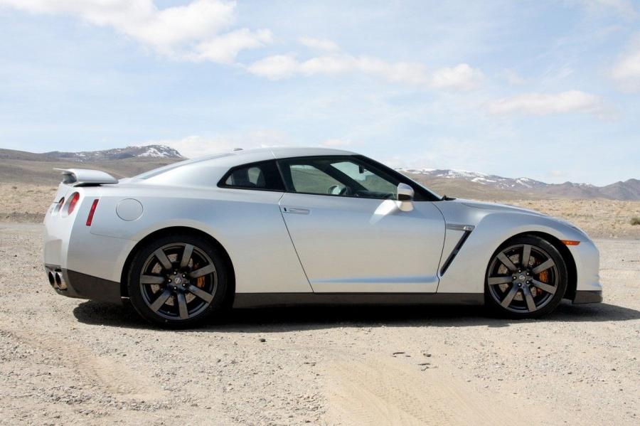  Nissan GT-R 2007 года  (фото 264 из 480)